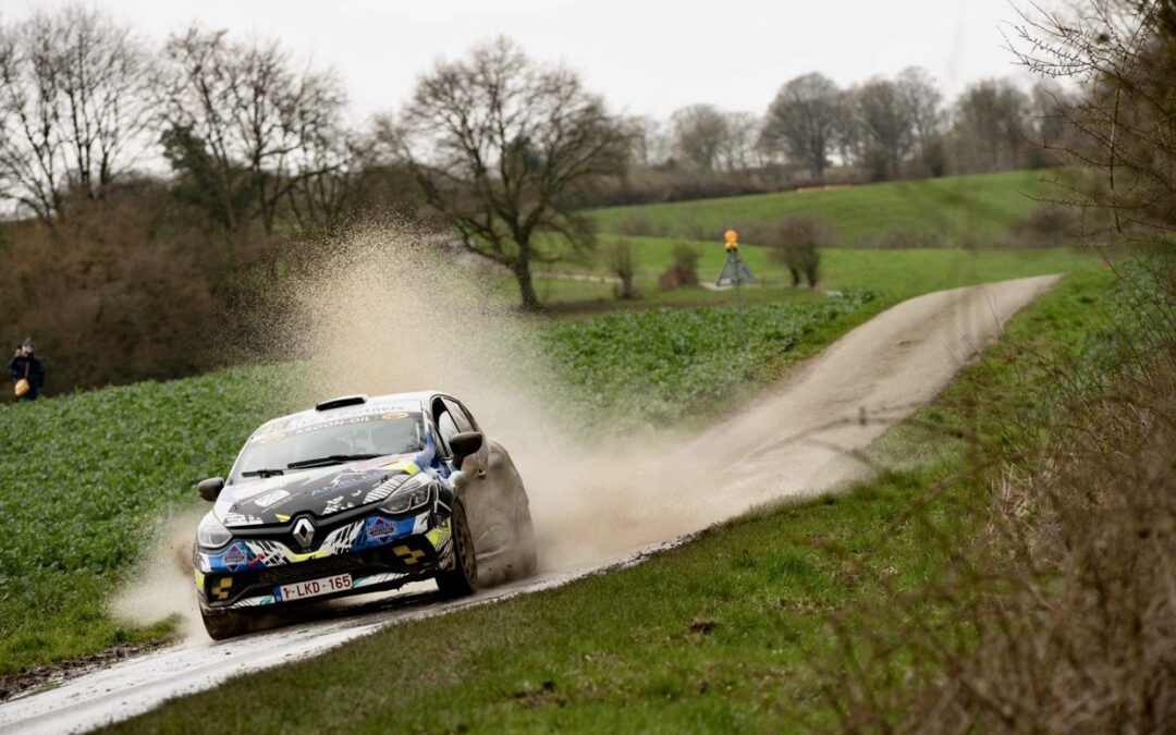 LE CLIO TROPHY BELGIQUE S’ATTAQUE À LA TERRE DU SEZOENSRALLY